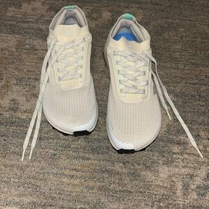 Flux Footwear Adapt Runner shoes